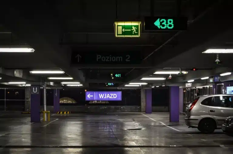 Już nie kawalerka, lecz miejsce parkingowe. Nowy trend w inwestowaniu w nieruchomości