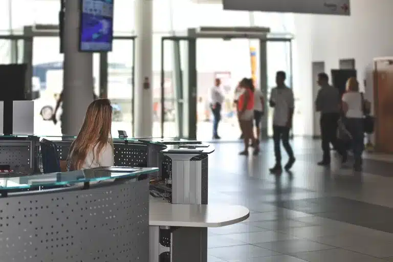 Co trzecia firma uzależnia zatrudnianie cudzoziemców od polityki migracyjnej i postaw polityków