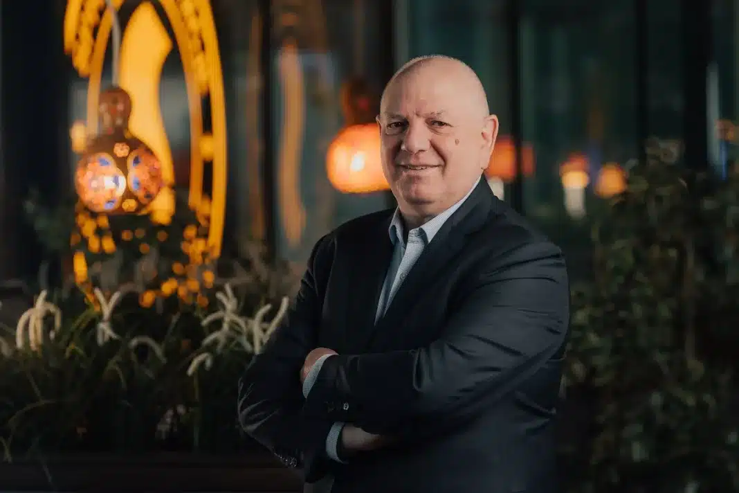 Sylwester, Cacek, prezes zarządu Sfinks Polska