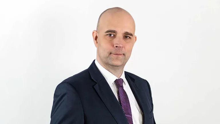 Procedury administracyjne spowalniają inwestycje w ramach KPO