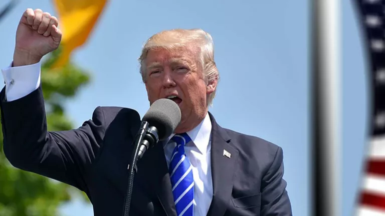 Funt pod kreską – brytyjska gospodarka słabnie. Trump wysyła listy, rynki w napięciu