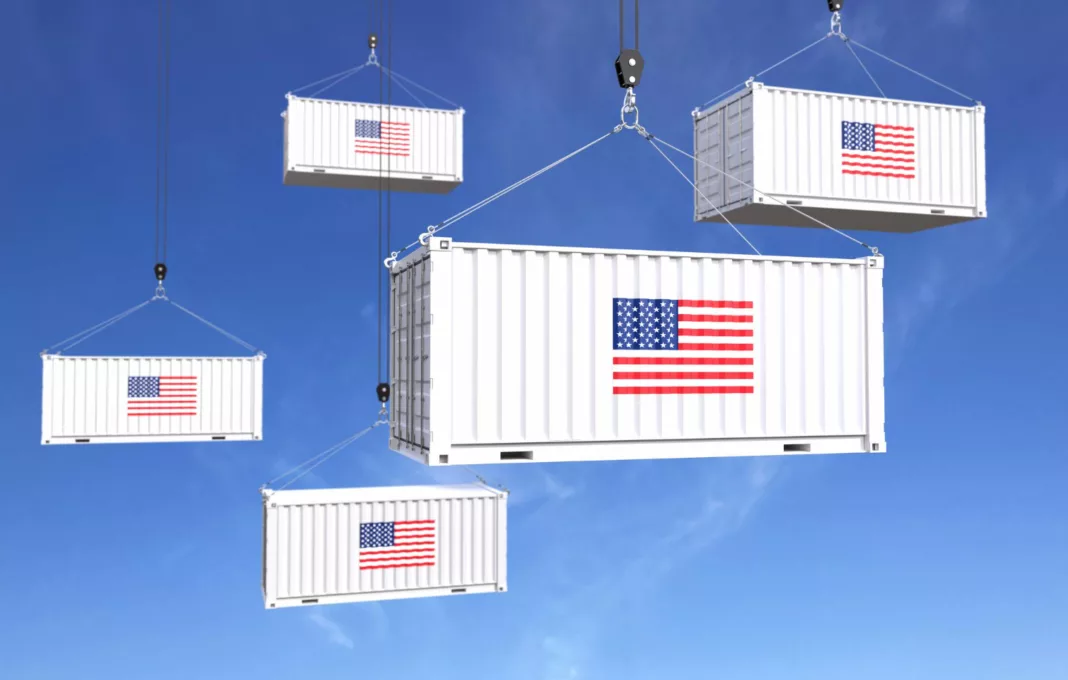 Cła w USA: koszty ponoszą konsumenci i zagraniczni dostawcy, produkcja krajowa nie zyskuje