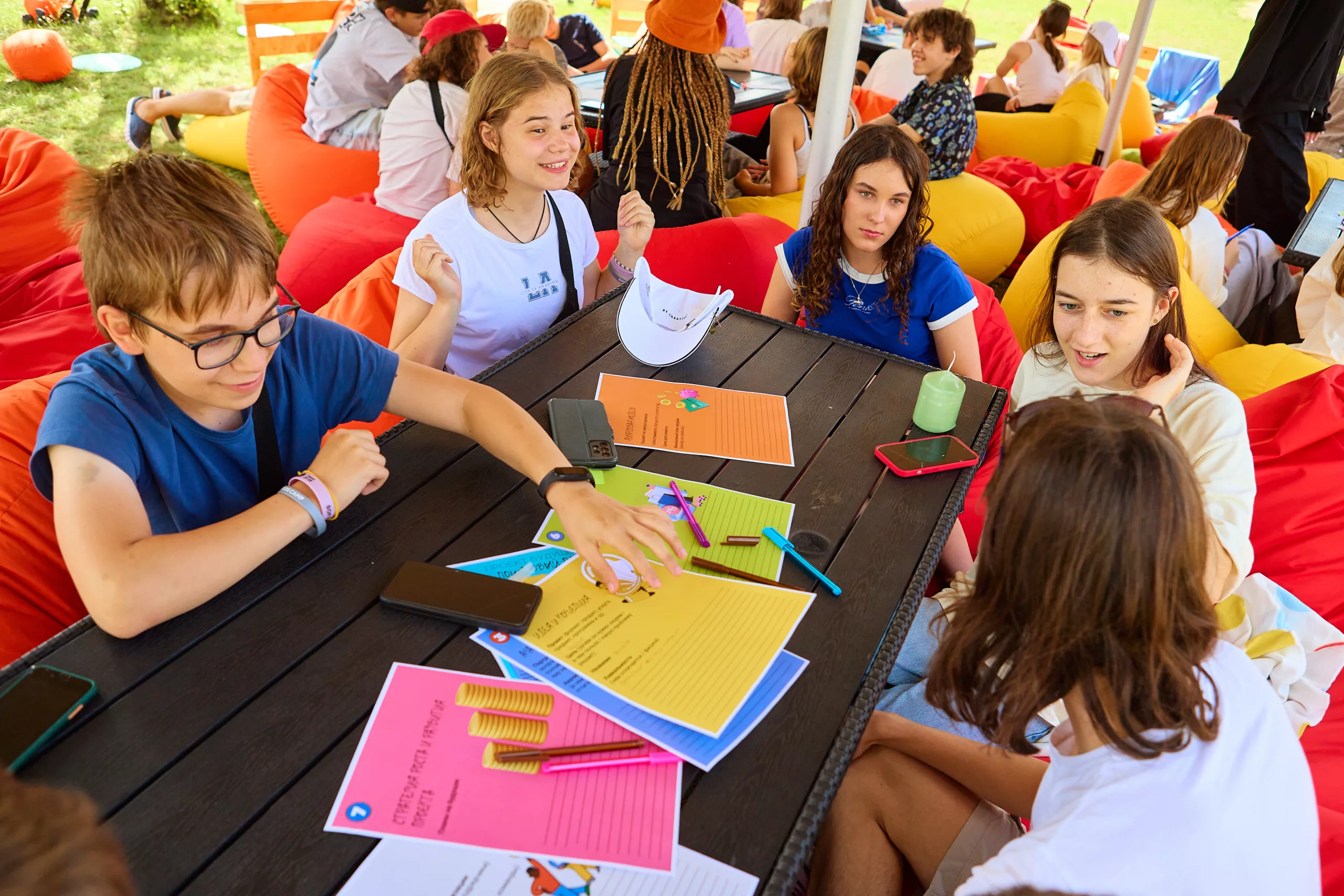 Warsztaty dla uczestników SOFTSWISS Kids Camp, organizowane edukacyjno-integracyjnym klubem Wyspa
