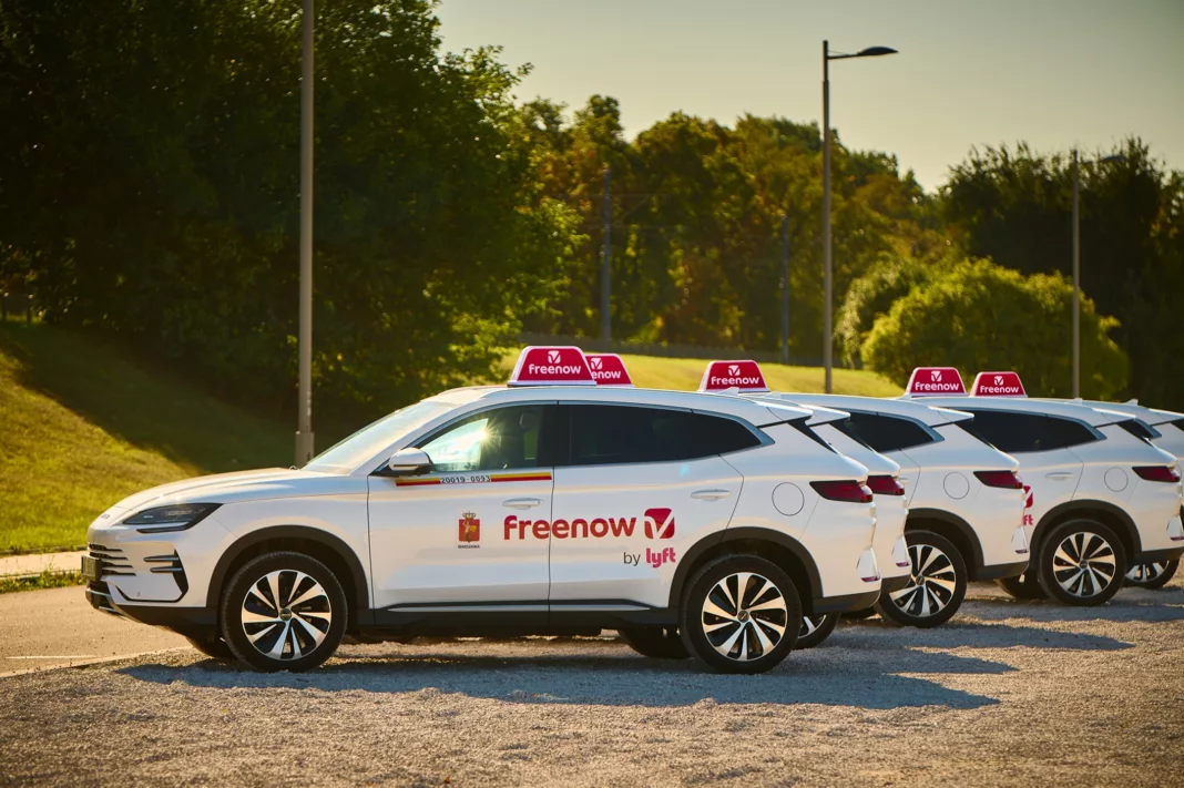 Freenow by Lyft i BYD nawiązują strategiczne partnerstwo na polskim rynku taxi