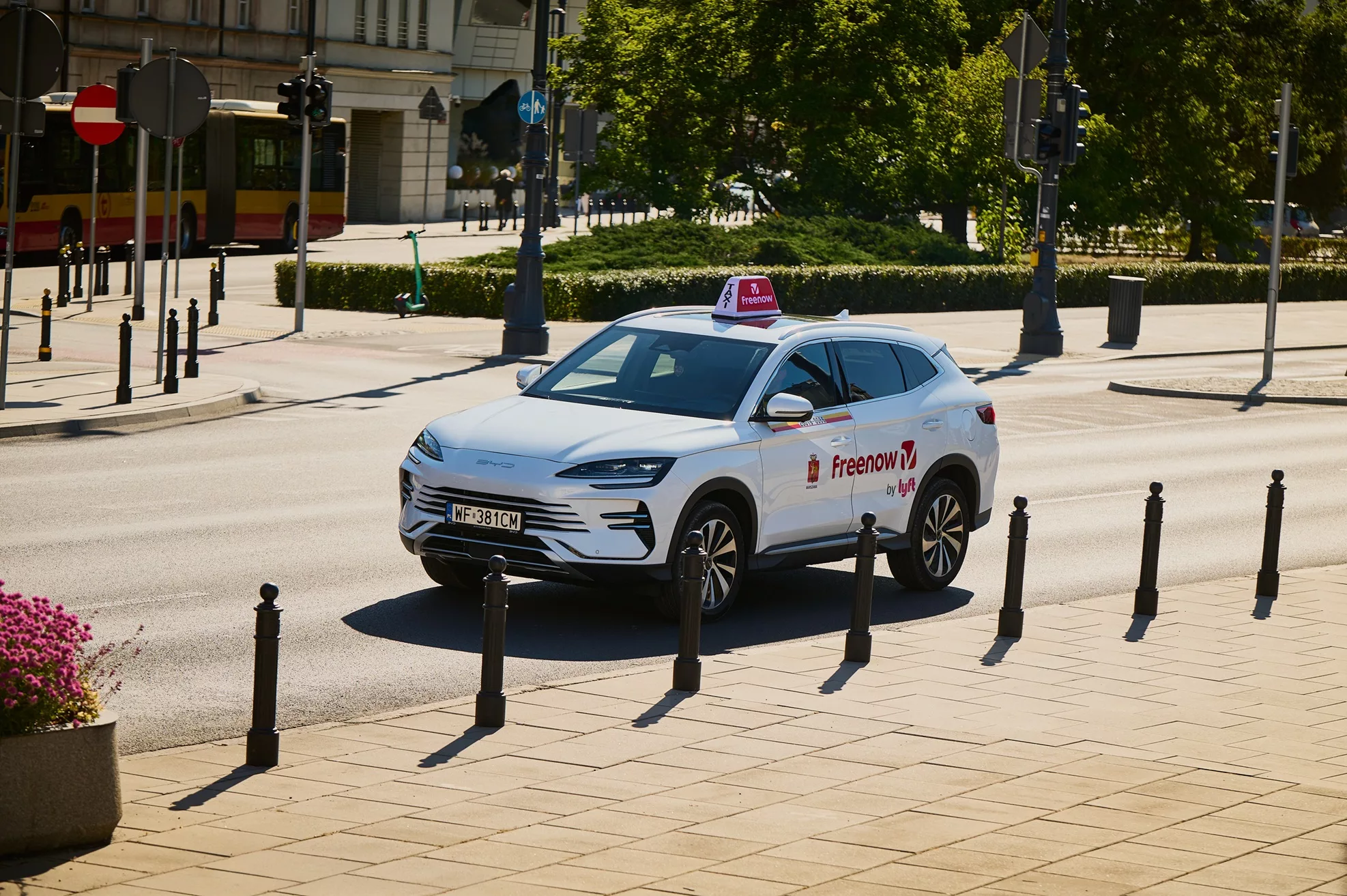 Freenow by Lyft i BYD nawiązują strategiczne partnerstwo na polskim rynku taxi