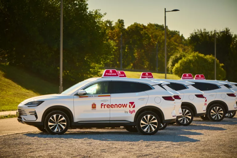 Elektryczne BYD-y w polskiej flocie FREENOW – start w Warszawie