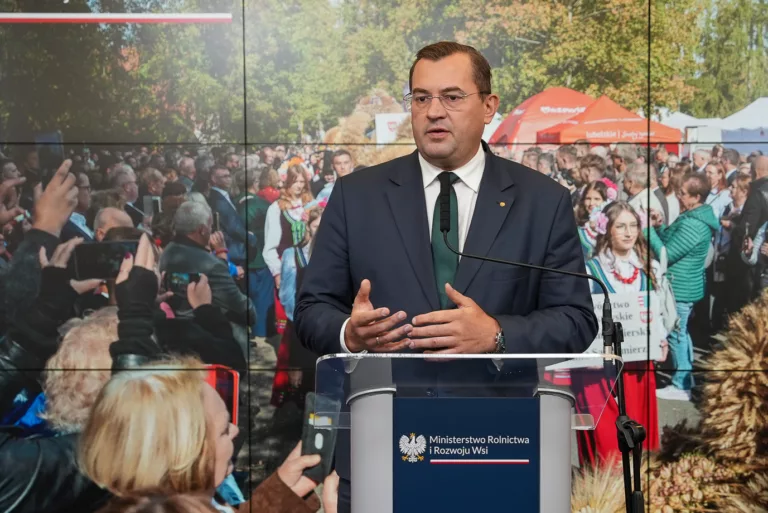 Rząd uruchamia pakiet wsparcia dla rolników: tanie kredyty, odszkodowania i dopłaty