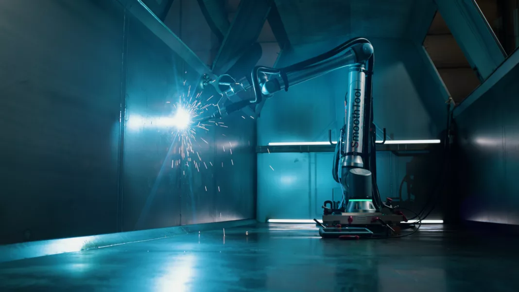Roboty współpracujące wchodzą do głównego nurtu. 93% liderów przemysłu widzi je jako standard w ciągu dekady