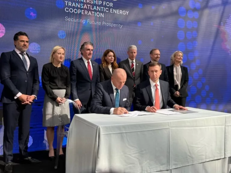 ORLEN dostarczy Naftogazowi 300 mln m³ amerykańskiego LNG
