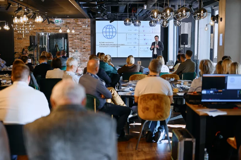 Strateg, big data analityk, specjalista AI – kim jest marketer przyszłości?