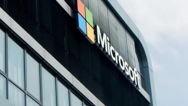 Microsoft zainwestuje 7,5 mld CAD w infrastrukturę chmurową i AI w Kanadzie