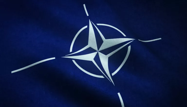 Sekretarz generalny NATO ostrzega: ryzyko starcia z Rosją rośnie, Europa powinna przyspieszyć zbrojenia
