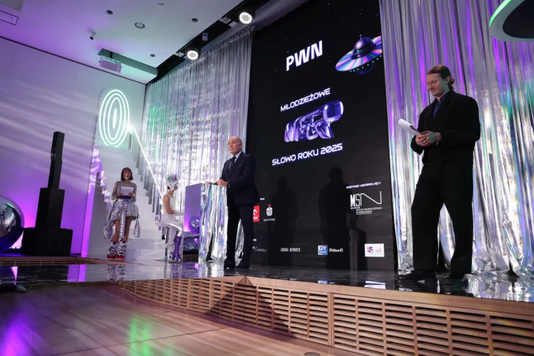 „Szponcić” Młodzieżowym Słowem Roku 2025. Wyniki jubileuszowego plebiscytu PWN