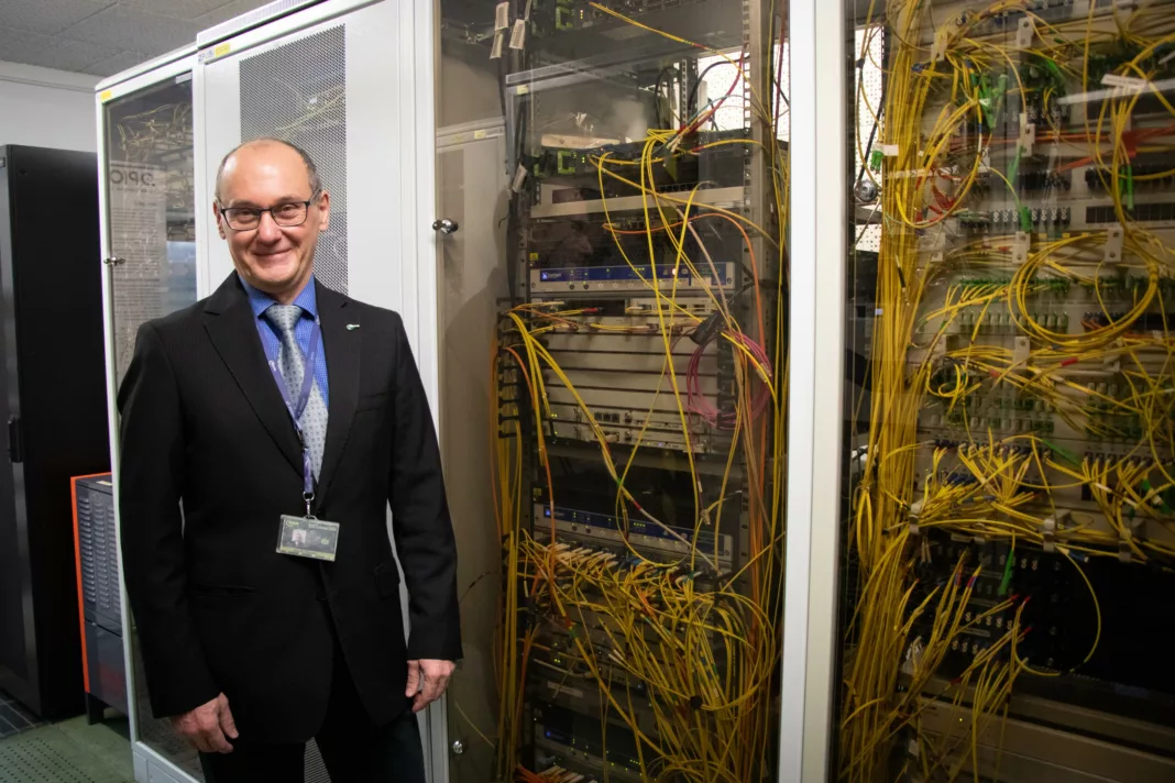 Marek Chorąży, specjalista w zakresie technologii kwantowych w Cyfronecie, główny inżynier wdrożenia systemu QKD