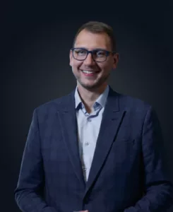 Dominik Grodzki, szef serwisu w biznesie Systemów Napędowych ABB