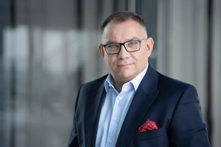 Polacy z większym spokojem patrzą na finanse. Rośnie też apetyt na zakup aut