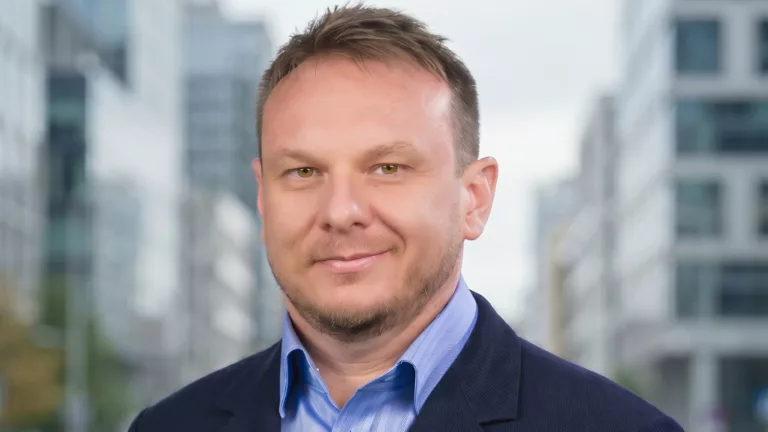 Sprzedaż farb dekoracyjnych spada. Branża mierzy się z presją kosztową