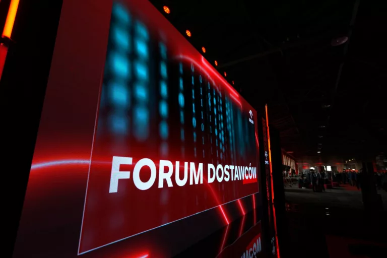 Cyfrowa transformacja ORLENU. Koncern szuka dostawców technologii i usług IT