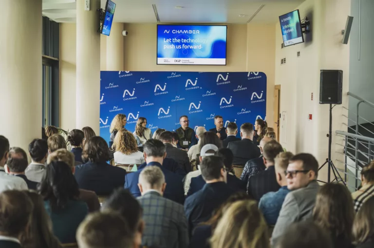 Izba AI: strategia sztucznej inteligencji to dobry fundament, teraz potrzebny jest AI Action Plan